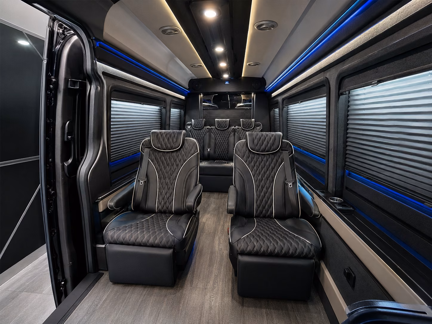 keep your whole group together on cruise to airport transfers